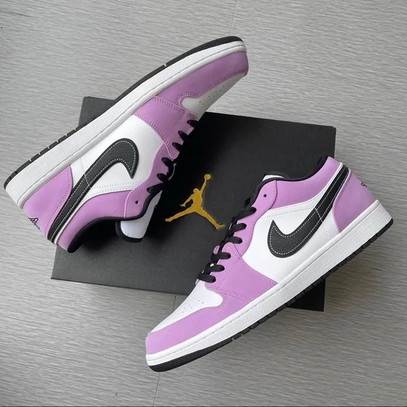 Air Jordan 1 Low 💜Violet Shock White Black - Picture 2 of 4